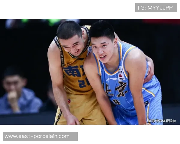 南京篮球队在邀请赛中以60分稳居积分榜首位展现强劲实力